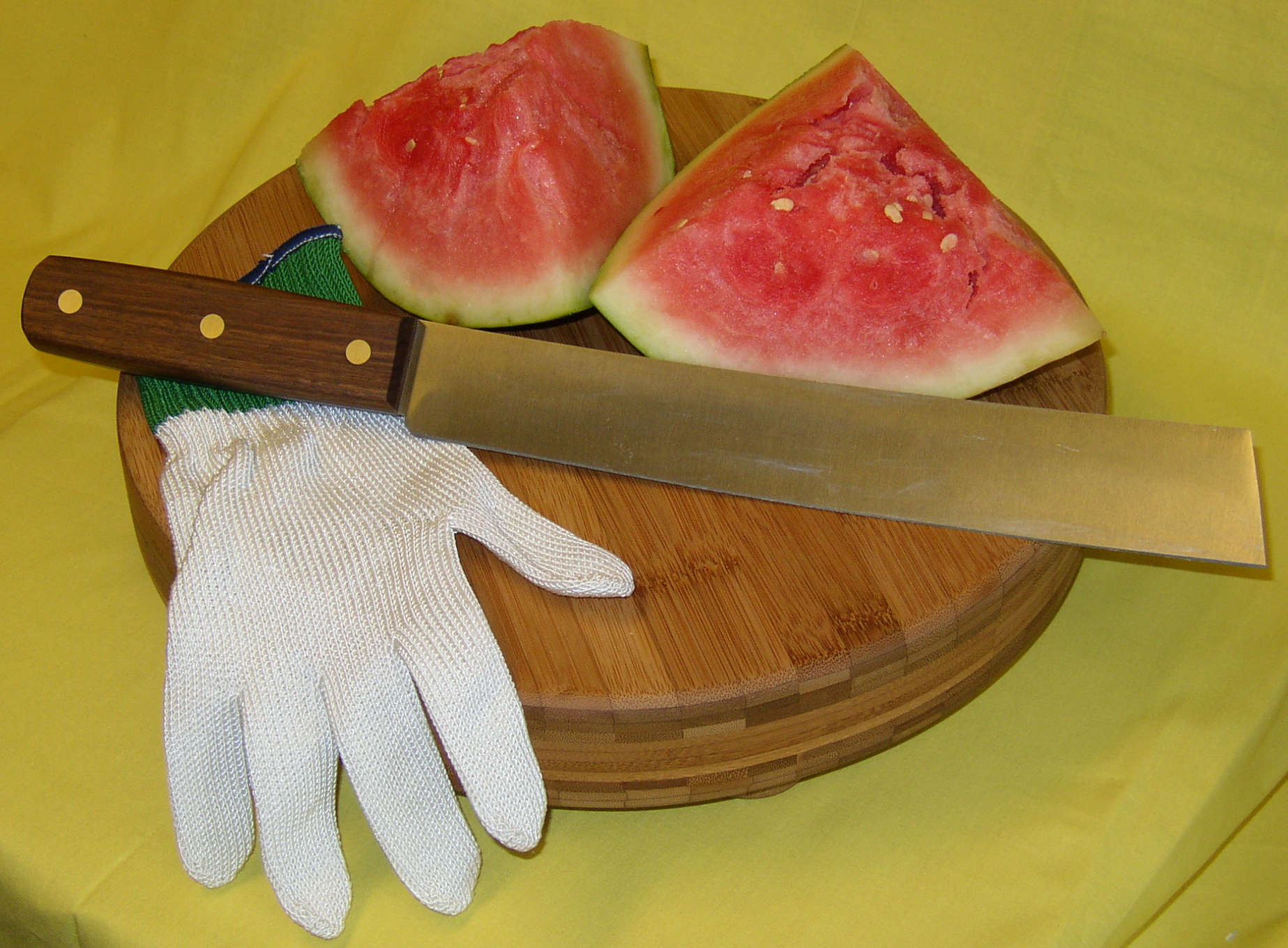 Watermelon knife and protective Kevlar glove